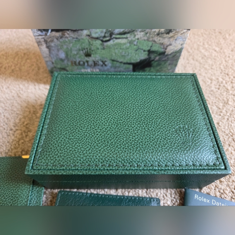 Rolex Oyster Green and Brown Decorative Box - Picture 6 of 11